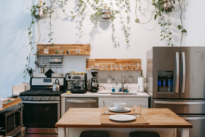 Kitchen & Dining